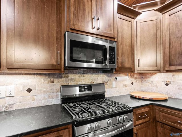 23359 Mooresville Road, Athens, AL 35613