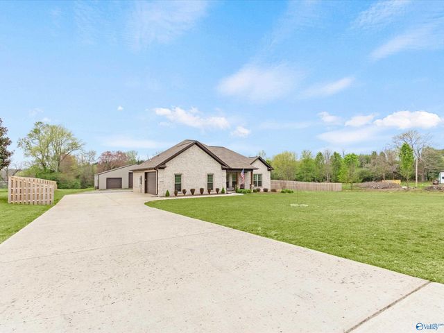 23359 Mooresville Road, Athens, AL 35613