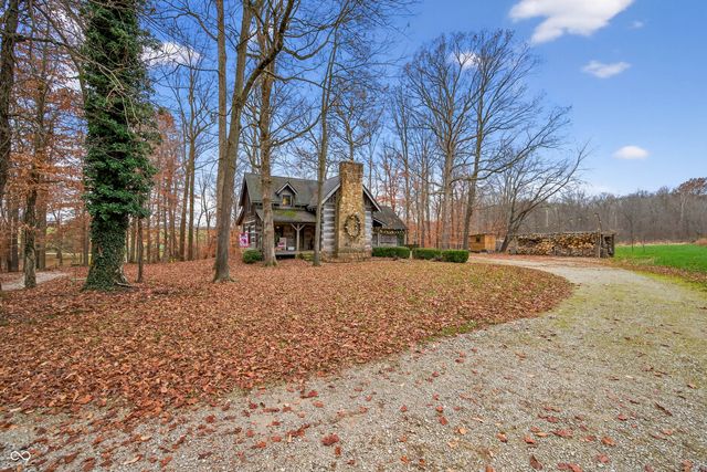 7020 N 400 W, Columbus, IN 47201