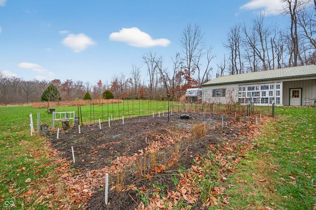 7020 N 400 W, Columbus, IN 47201