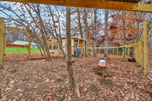 7020 N 400 W, Columbus, IN 47201