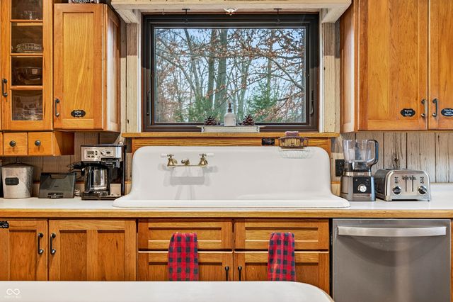 7020 N 400 W, Columbus, IN 47201