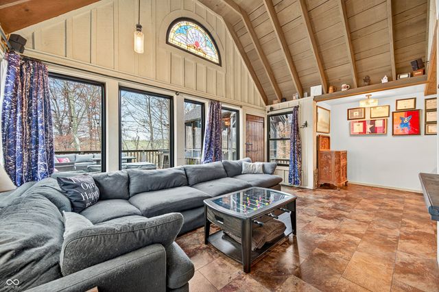 7020 N 400 W, Columbus, IN 47201