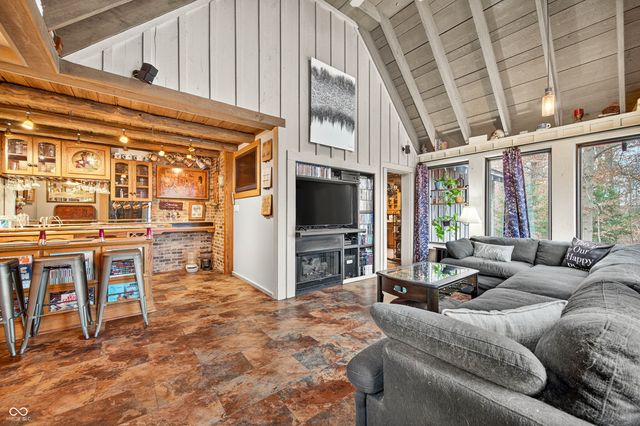 7020 N 400 W, Columbus, IN 47201