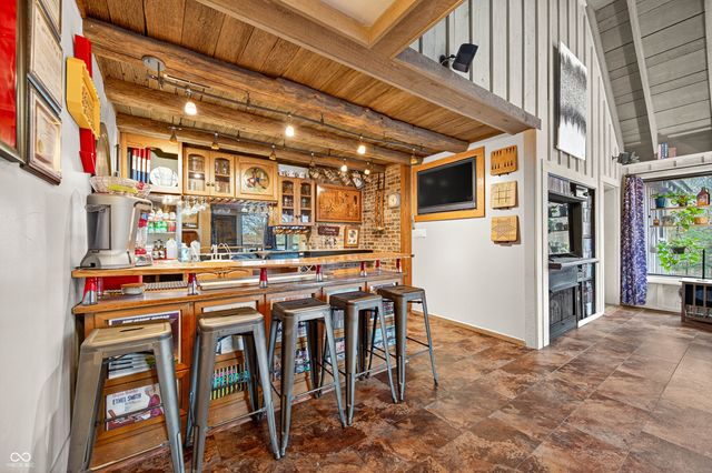 7020 N 400 W, Columbus, IN 47201