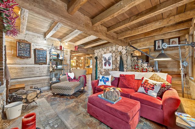 7020 N 400 W, Columbus, IN 47201