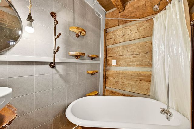 7020 N 400 W, Columbus, IN 47201