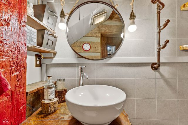 7020 N 400 W, Columbus, IN 47201