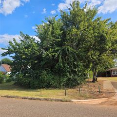 1315 E Vilas Avenue, Guthrie, OK 73044