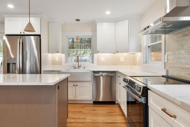 50 Pine Grove Rd, Lunenburg, MA 01462