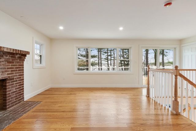 50 Pine Grove Rd, Lunenburg, MA 01462