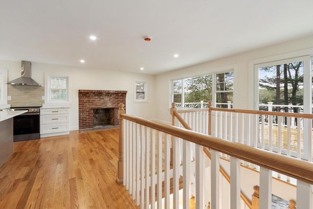 50 Pine Grove Rd, Lunenburg, MA 01462