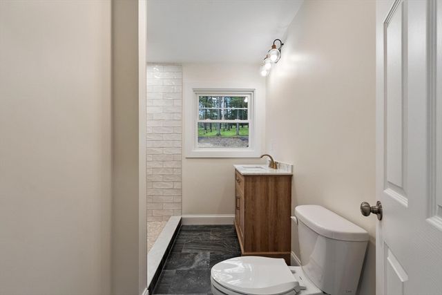 50 Pine Grove Rd, Lunenburg, MA 01462