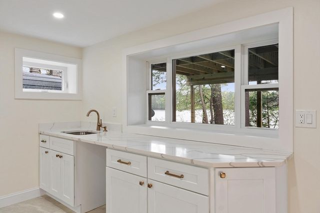 50 Pine Grove Rd, Lunenburg, MA 01462
