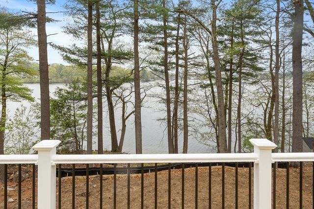 50 Pine Grove Rd, Lunenburg, MA 01462