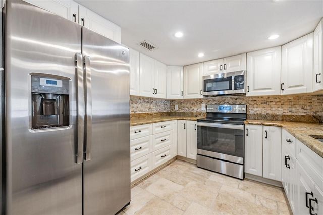 13602 S VILLAGE DRIVE 1204, Tampa, FL 33618