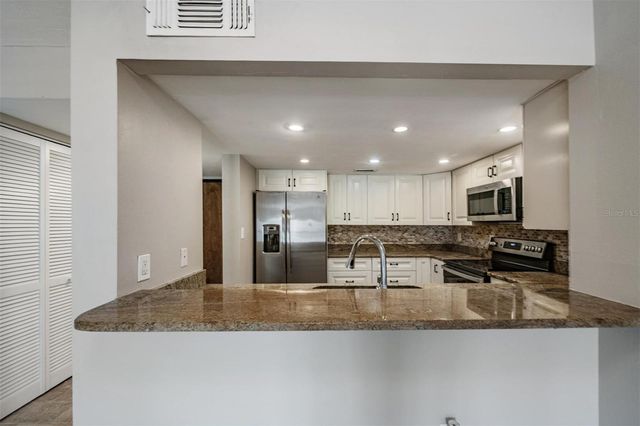 13602 S VILLAGE DRIVE 1204, Tampa, FL 33618