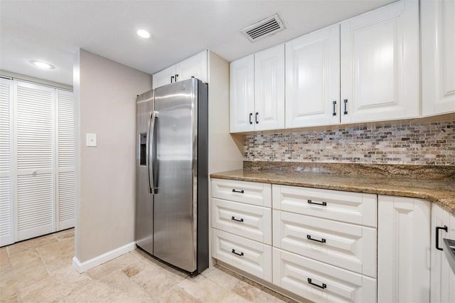 13602 S VILLAGE DRIVE 1204, Tampa, FL 33618