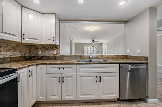 13602 S VILLAGE DRIVE 1204, Tampa, FL 33618