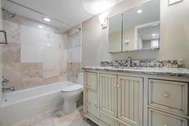 13602 S VILLAGE DRIVE 1204, Tampa, FL 33618