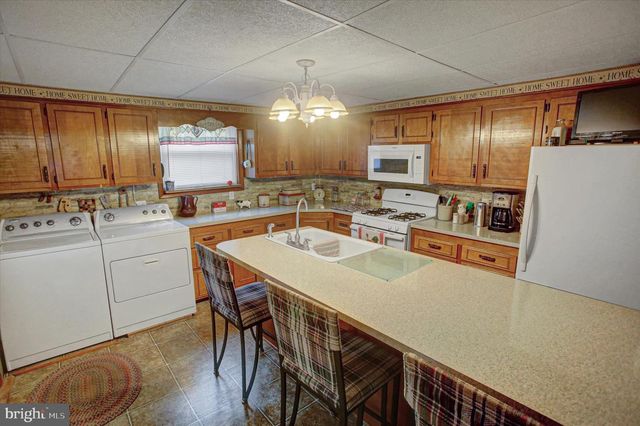 28 S WASHINGTON STREET, Shippensburg, PA 17257