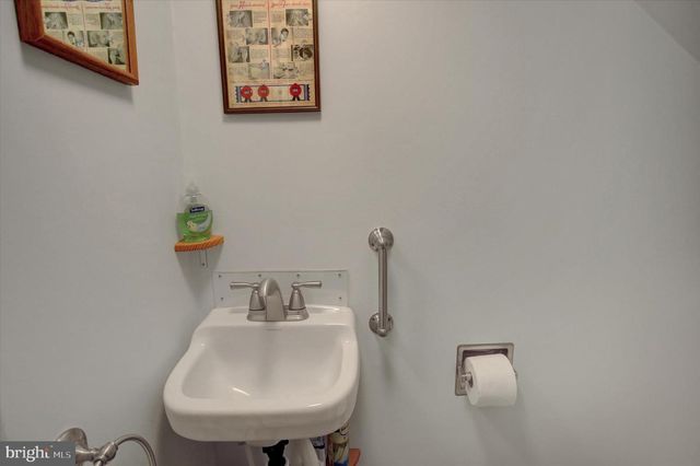 28 S WASHINGTON STREET, Shippensburg, PA 17257