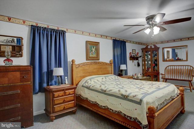 28 S WASHINGTON STREET, Shippensburg, PA 17257