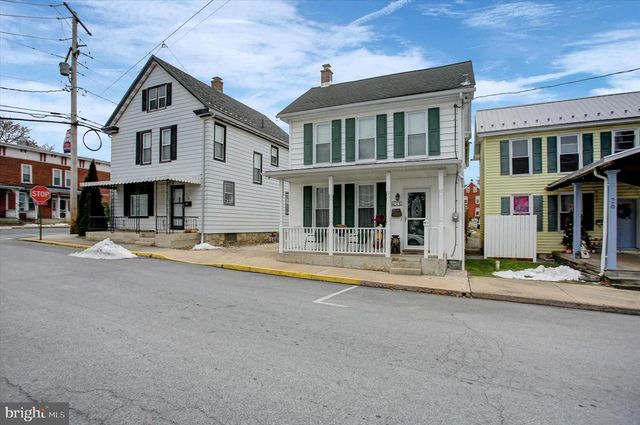 28 S WASHINGTON STREET, Shippensburg, PA 17257