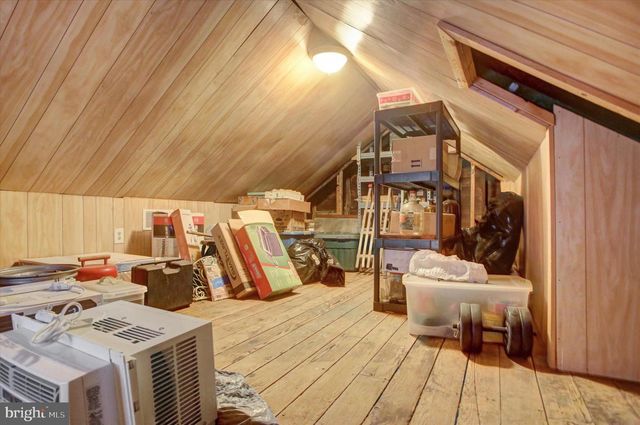 28 S WASHINGTON STREET, Shippensburg, PA 17257