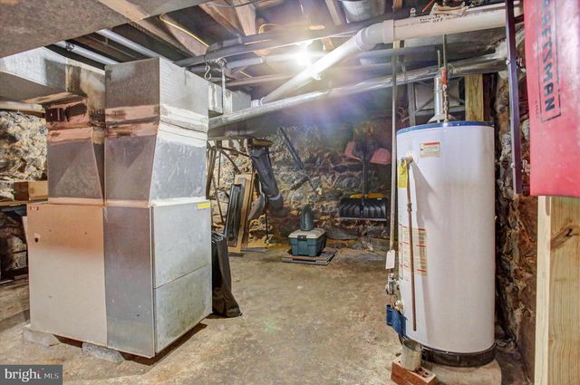 28 S WASHINGTON STREET, Shippensburg, PA 17257