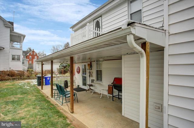 28 S WASHINGTON STREET, Shippensburg, PA 17257