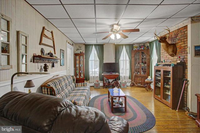 28 S WASHINGTON STREET, Shippensburg, PA 17257