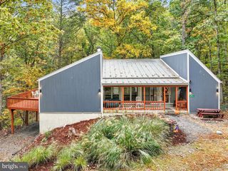 16 SPRUCE HOLLOW RD, Basye, VA 22810