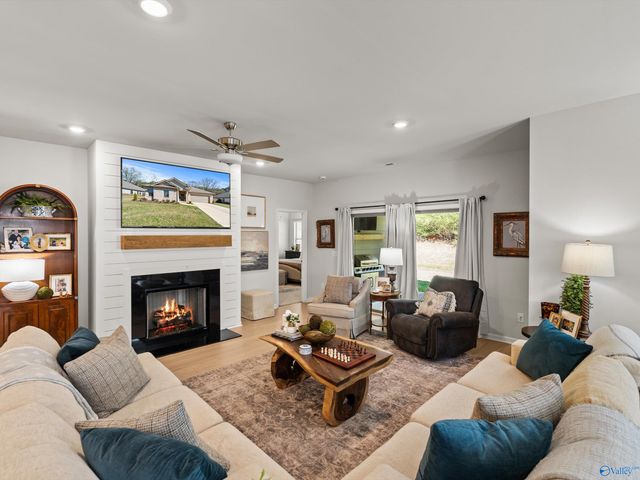 21613 Ginn Point Road, Athens, AL 35613