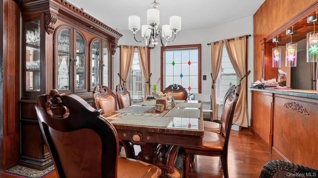 9429 Park Lane S, Woodhaven, NY 11421