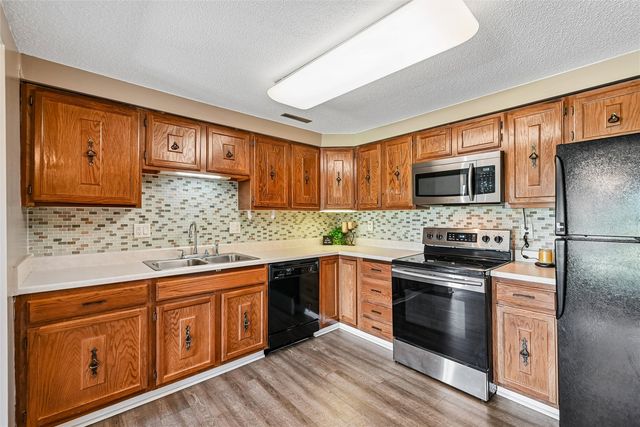 190 Cottage Grove SE 208, Cedar Rapids, IA 52403