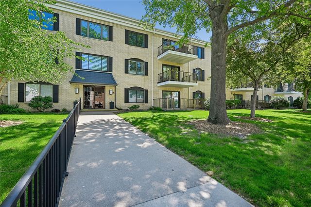 190 Cottage Grove SE 208, Cedar Rapids, IA 52403