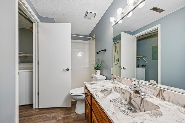 190 Cottage Grove SE 208, Cedar Rapids, IA 52403