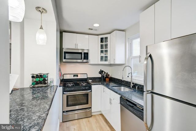 2406 CORAL ST, Philadelphia, PA 19125