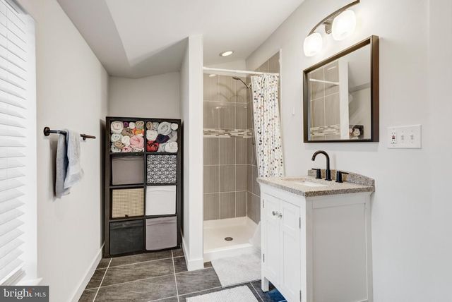 2406 CORAL ST, Philadelphia, PA 19125