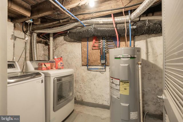 2406 CORAL ST, Philadelphia, PA 19125