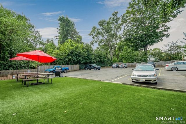 115 South Main Street C17, West Hartford, CT 06107