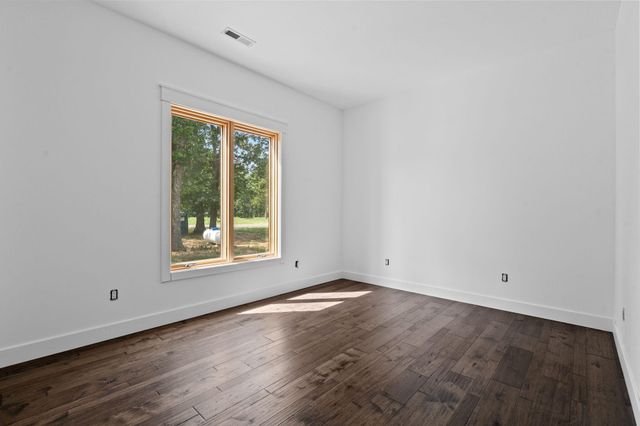 170 Riverpointe View, Ozark, MO 65721