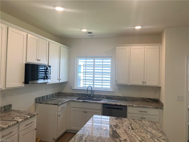 2009 Carroll Brinkley WAY, Suffolk, VA 23434