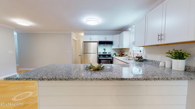 3766 Old Bridge Rd, Cookeville, TN 38506