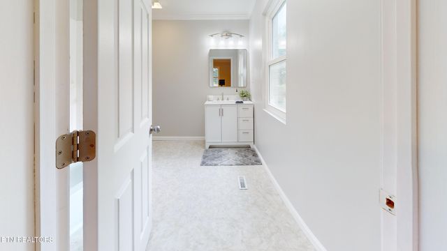 3766 Old Bridge Rd, Cookeville, TN 38506