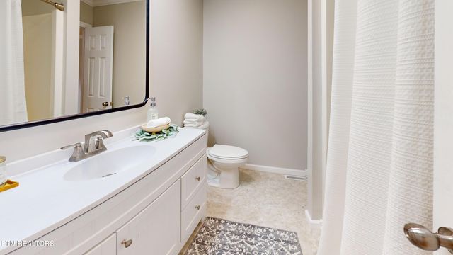 3766 Old Bridge Rd, Cookeville, TN 38506