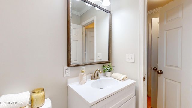 3766 Old Bridge Rd, Cookeville, TN 38506