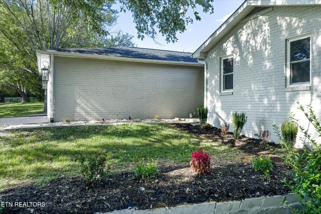 3766 Old Bridge Rd, Cookeville, TN 38506