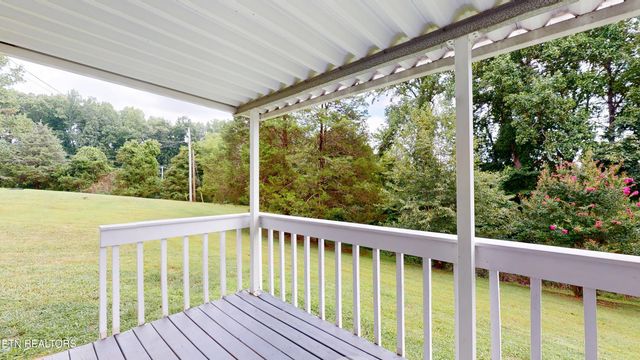 3766 Old Bridge Rd, Cookeville, TN 38506